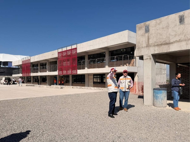 Mejoran infraestructura y equipamiento en bachilleratos