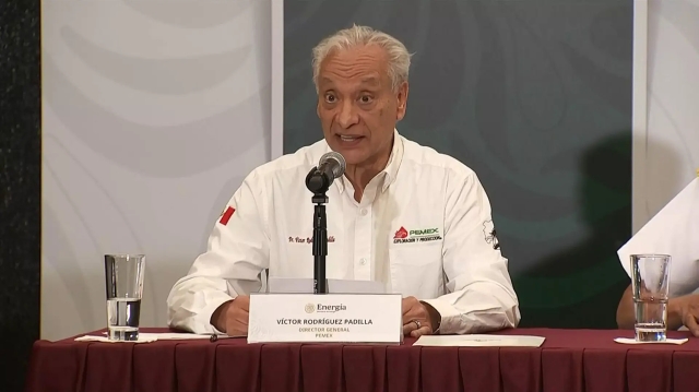 Pemex reconoce fuga en ducto tras derrame en costas del Golfo