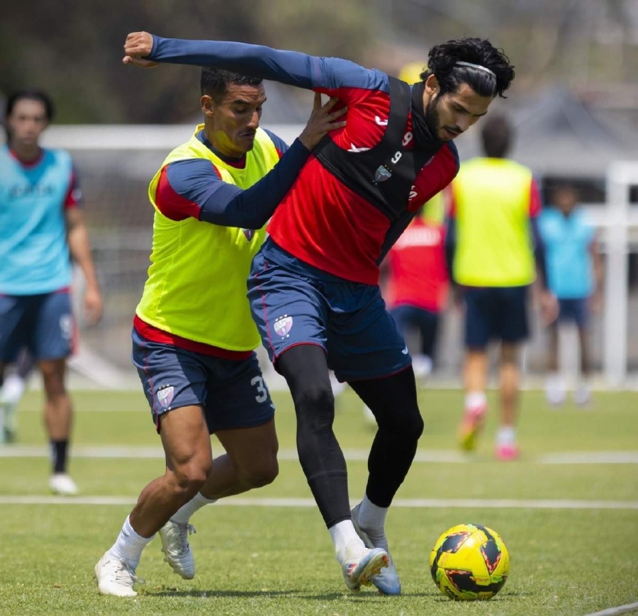 El equipo azulgrana abrió su entrenamiento al público; los jugadores se dieron espacio para convivir con los aficionados.  