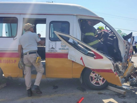 Según testigos, el accidente habría sido provocado por un tercer vehículo que iba a exceso de velocidad.