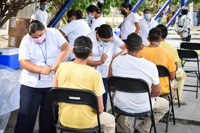 Completan esquema de vacunación anticovid personas privadas de la libertad en Morelos