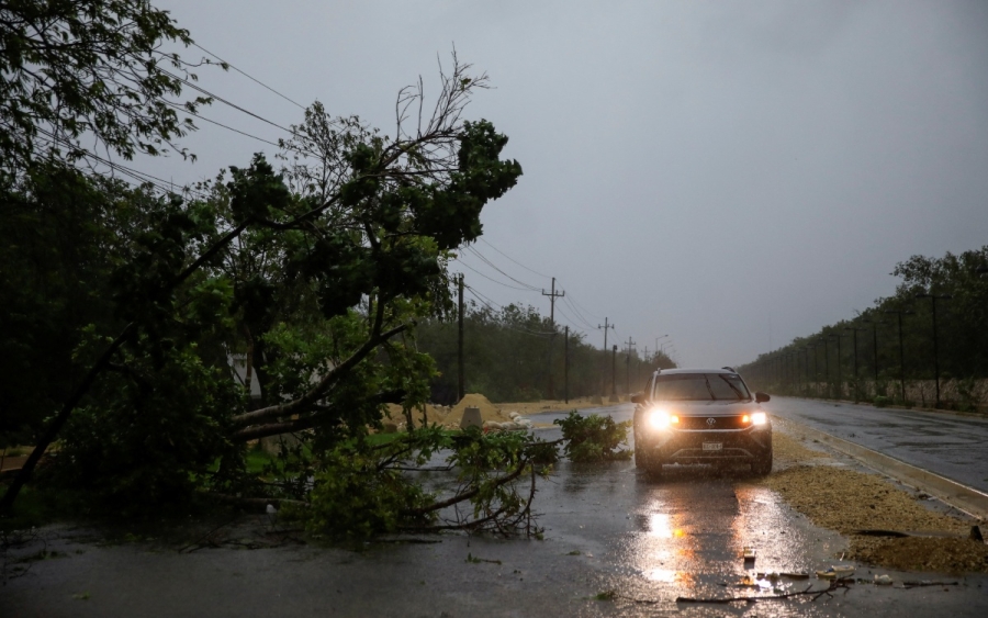 Quintana Roo en fase de auxilio tras paso del huracán 'Beryl'