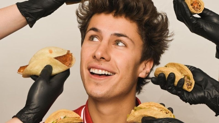 Juanpa Zurita es tundido en redes por sus tacos muy caros