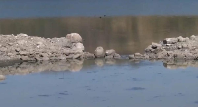 Las aguas negras de la comunidad son vertidas directamente a la laguna.