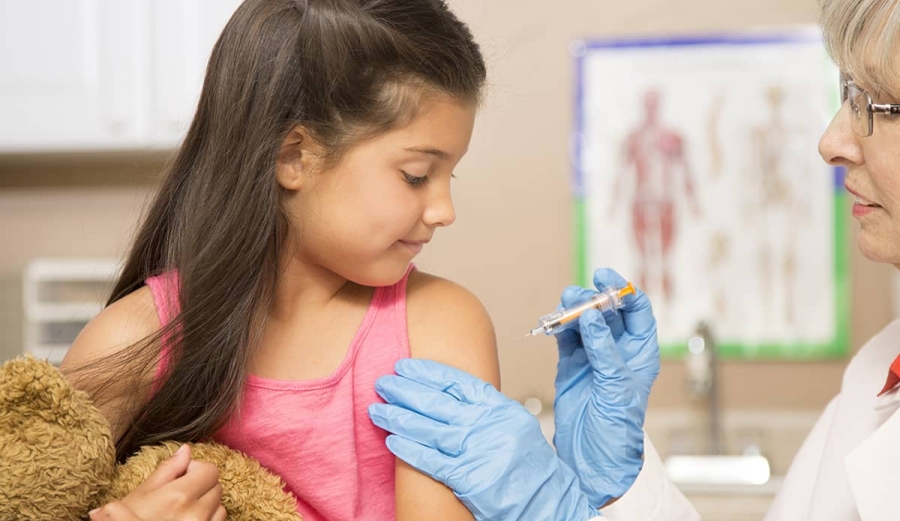 Exhortan a padres de familia a vacunar a menores