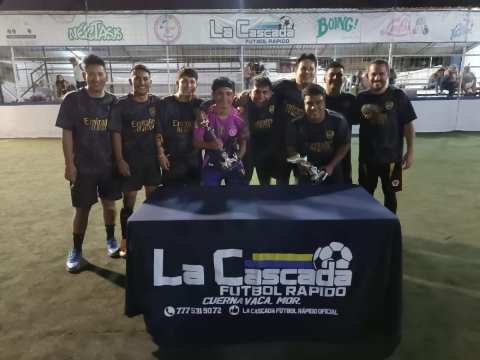 Con gran exhibici&oacute;n de futbol, el Real Madrid es el monarca del Torneo de Copa Semanal de La Cascada.