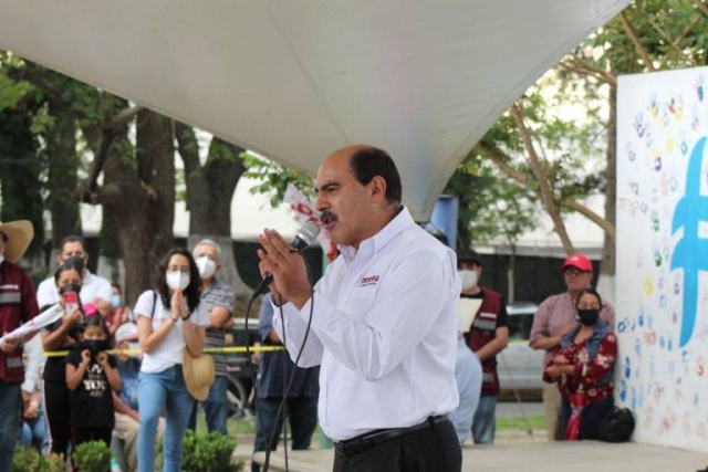 Denuncian a alcalde de Tangancícuaro, Michoacán por matar dos perros a balazos