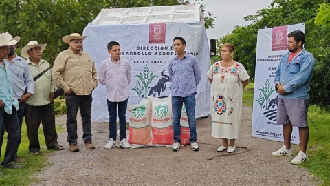 3-3 Autoridades municipales señalaron que también se apoyó a los productores con el fresado del camino de acceso, debido a que en temporada de lluvias se formaban numerosos charcos que dificultaban el tránsito. 