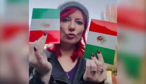 Estadounidenses apoyan a latinos colocando banderas mexicanas en autos | Video