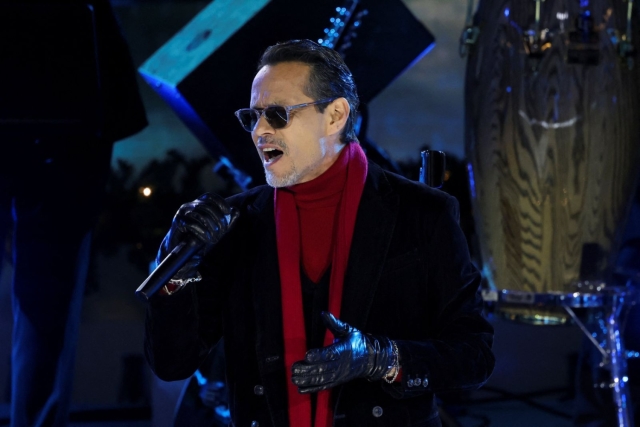 Marc Anthony deslumbra en el encendido del árbol del Rockefeller Center en Nueva York