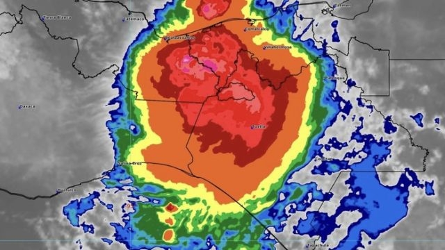 Persisten lluvias intensas en el sureste tras disminución de Karl