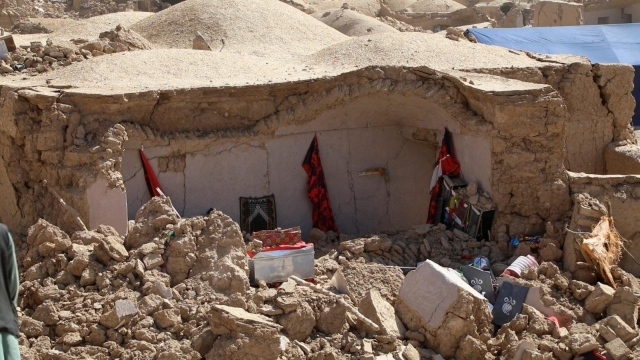 Más de 4,500 víctimas en Afganistán por terremotos devastadores