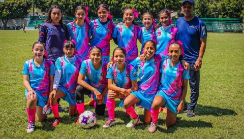 El equipo de Guayabitas FC resultó campeón en la rama femenil en la categoría sub 13.