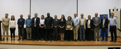 En el auditorio del Centro de Investigaciones Químicas de la UAEM, la presidenta de la Acmor, María Luisa Garduño, dio la bienvenida a los nuevos integrantes de la Academia.   
