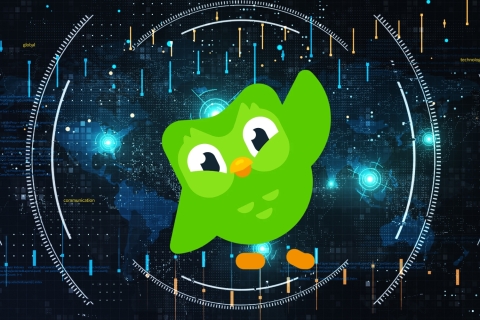 CEO de Duolingo aclara que priorizar la IA no significa despedir empleados