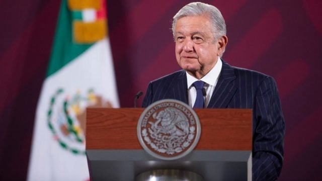 ‘Las mujeres son más honestas’; AMLO da ‘visto bueno’ a que INE tenga presidenta