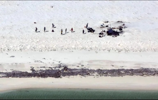 Rescatan a marineros tras seis días sin víveres en remota isla australiana