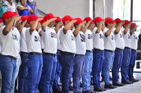 La ceremonia fue aprovechada para tomar protesta a los jóvenes que concluyeron el Servicio Militar Nacional clase 2006.