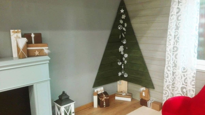 Cómo hacer un árbol esquinero de Navidad, perfecto para depas con poco espacio