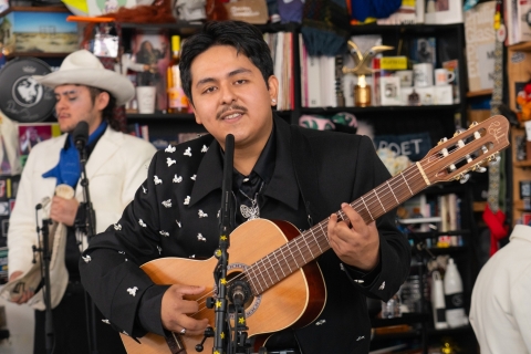 Macario Martínez brilla en el Tiny Desk durante el Mes Nacional de la Herencia Hispana
