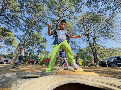 Podrán participar competidores desde los dos años de edad en adelante; habrá un recorrido motriz para los más pequeños y circuitos con obstáculos que incluyen desafíos de piso, peso, agua y llantas, para las demás categorías.