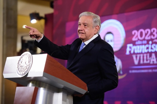 AMLO pide posponer reforma de la jornada laboral