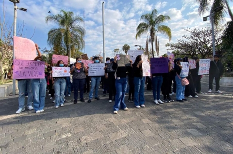 Ante inseguridad, marchan y suspenden clases escuelas de la UAEM en Cuautla