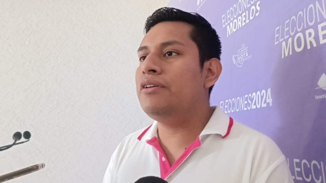 Reanuda INE entrega de credenciales de elector