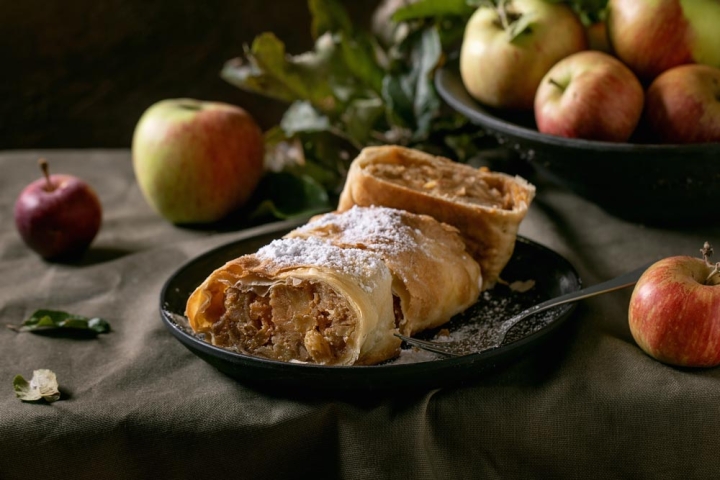 Strudel de manzana, receta para preparar este delicioso postres en poco tiempo y sin horno