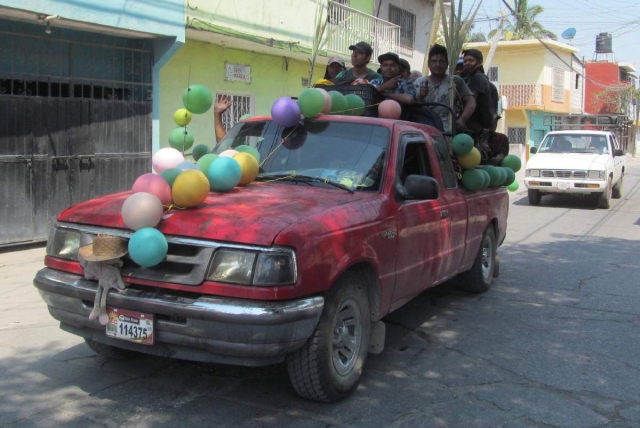 Cortadores, camioneros y todos los involucrados en la zafra del ingenio Emiliano Zapata de Zacatepec, celebraron ayer la conclusión de la misma.