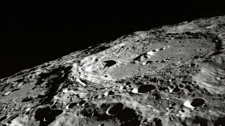 Encuentran un volcán similar a los de la Tierra en la Luna