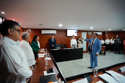 Rinde protesta presidente del OAJ como integrante del comit&eacute; coordinador del SAEM