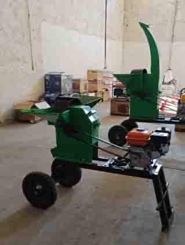 La Direcci&oacute;n de Desarrollo Agropecuario hizo la entrega de animales y herramientas a productores del municipio.