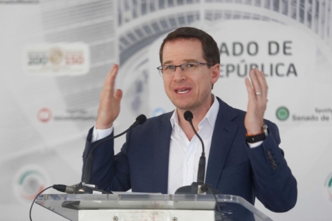El senador Ricardo Anaya presentó una serie de propuestas para salvaguardar los empleos en la industria automotriz mexicana.