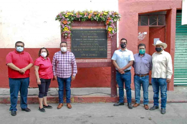  Autoridades municipales encabezaron el acto conmemorativo.