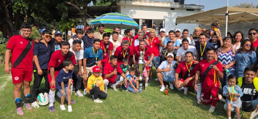 Los campeones celebraron en familia.