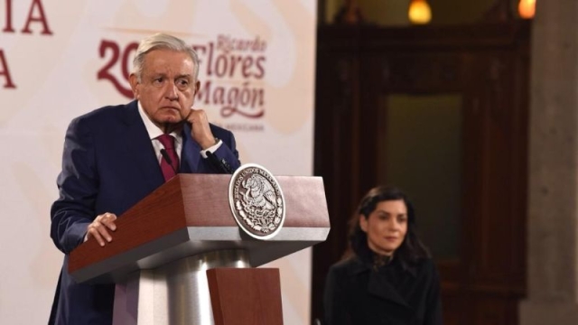 Analiza AMLO solicitar pensión del ISSSTE cuando termine mandato