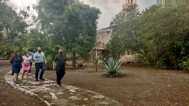 Autoridades municipales y clericales recorrieron “El Huerto” del exconvento.