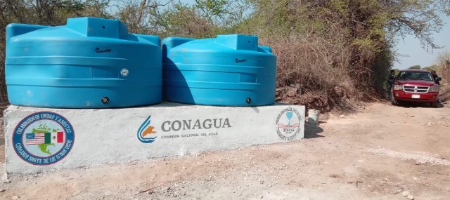 Llegaron ya los cuatro tanques cisterna, que ayudarán a contar con agua en dos colonias. Tendrán que tomarla directamente del depósito.