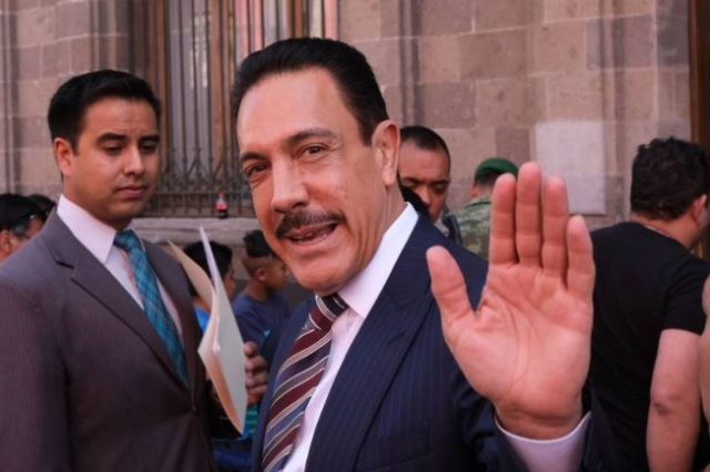 El priista Omar Fayad reclama por candidatura al gobierno de Hidalgo.