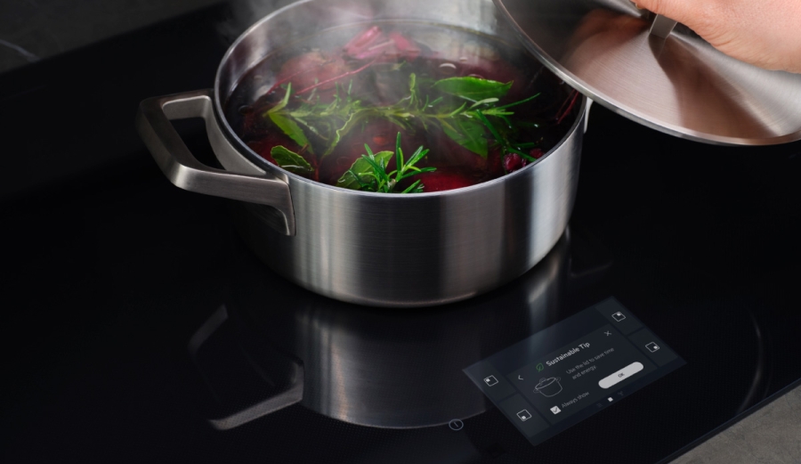 AEG 8000 SenseBoil & Fry SaphirMatt: Una placa de inducción innovadora y funcional