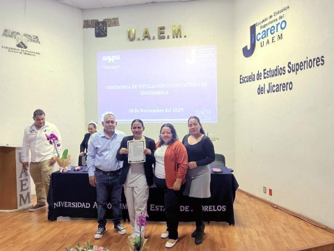 La joven celebr&oacute; con su familia su titulaci&oacute;n, que abre las posibilidades a la comunidad sorda y a otros grupos vulnerables.