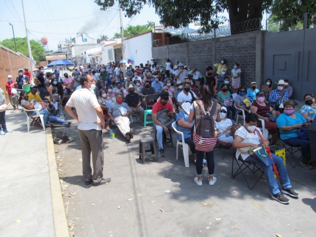 Gran movilización causó la llegada de la vacuna a los municipios de la región sur. La jornada continuará este miércoles en los mismos lugares.