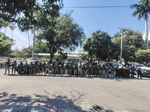 La SSPC anunci&oacute; ayer que en estos d&iacute;as detuvieron a familiares de funcionarios municipales de Zacatepec en poder de una camioneta de lujo y droga.