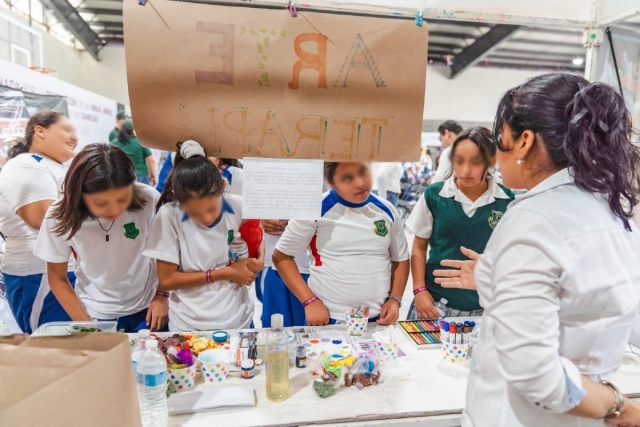 Los asistentes fueron informados de sus derechos y se les acercaron diversos servicios de atención dirigidos a infantes, adolescentes y familias.