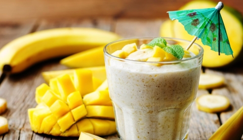 Beneficios de tomar licuado de mango con plátano todos los días