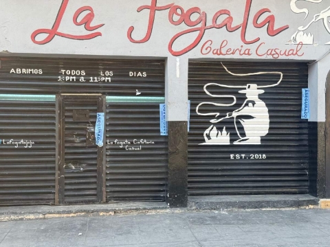 El operativo llam&oacute; la atenci&oacute;n de quienes se encontraban cerca del lugar, que en un principio desconoc&iacute;an de qu&eacute; se trataba.