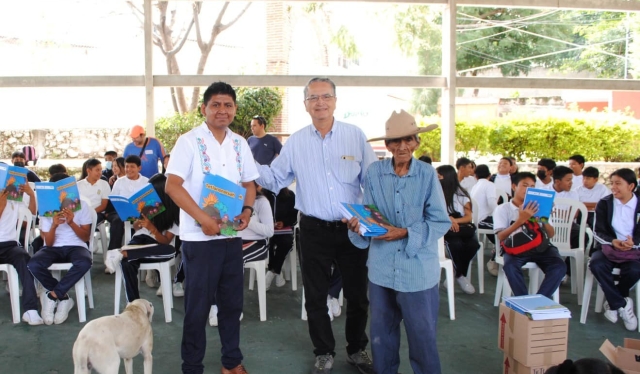 Llega el libro &#039;Tetlanonotsah&#039; a bibliotecas de Temixco