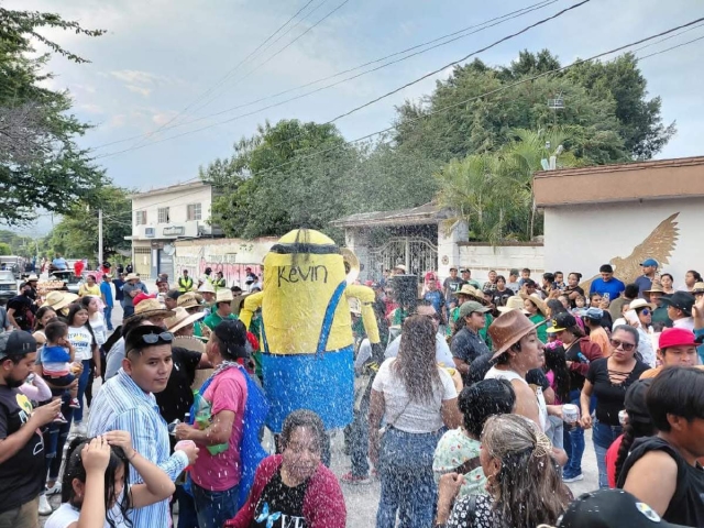 Celebran en Coatetelco la mojiganga