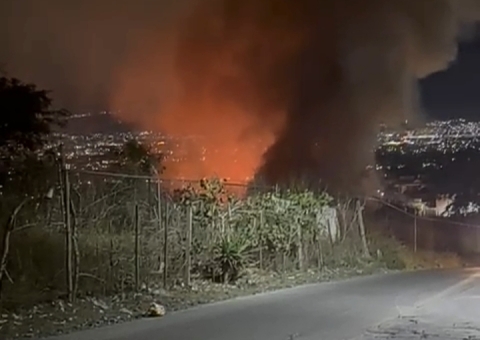 Atienden PC municipal y Bomberos de Civac incendio en zona de mina de Tezontepec